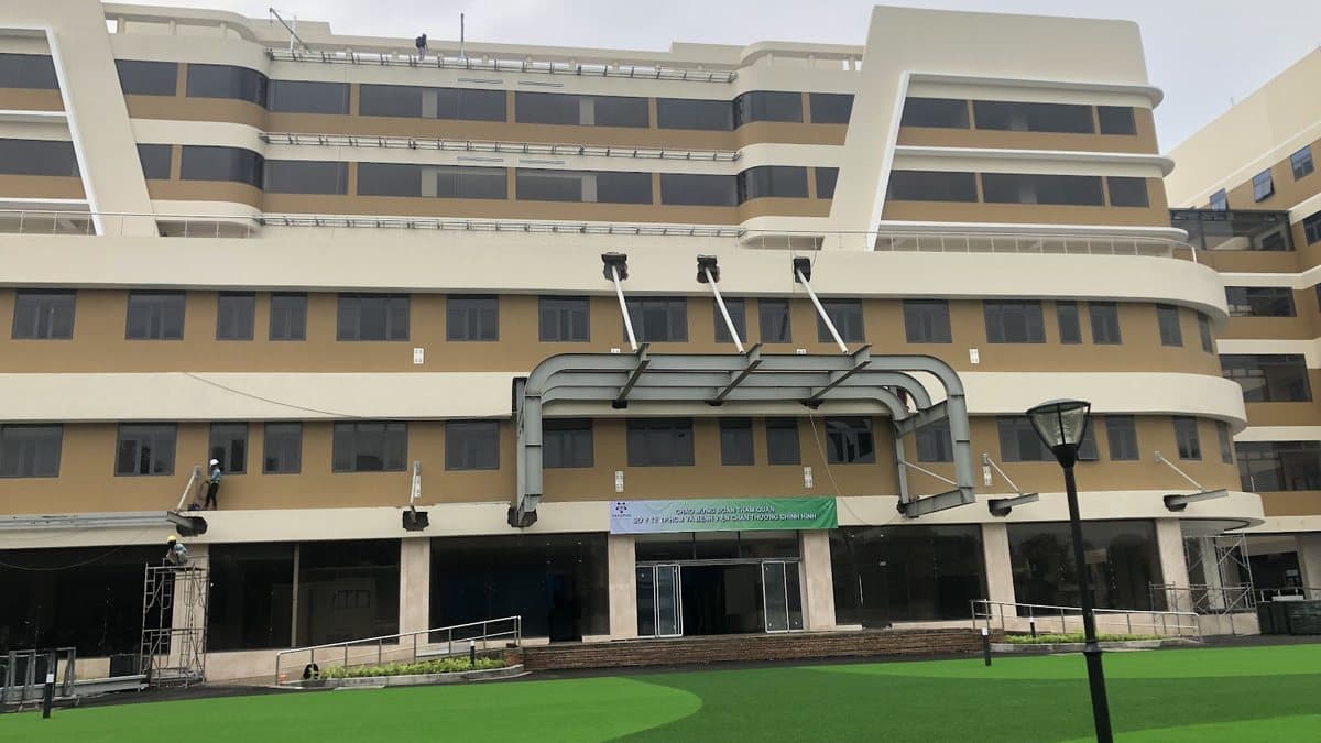 Bệnh viện Đại học Quốc tế Hồng Bàng trong khu đô thị