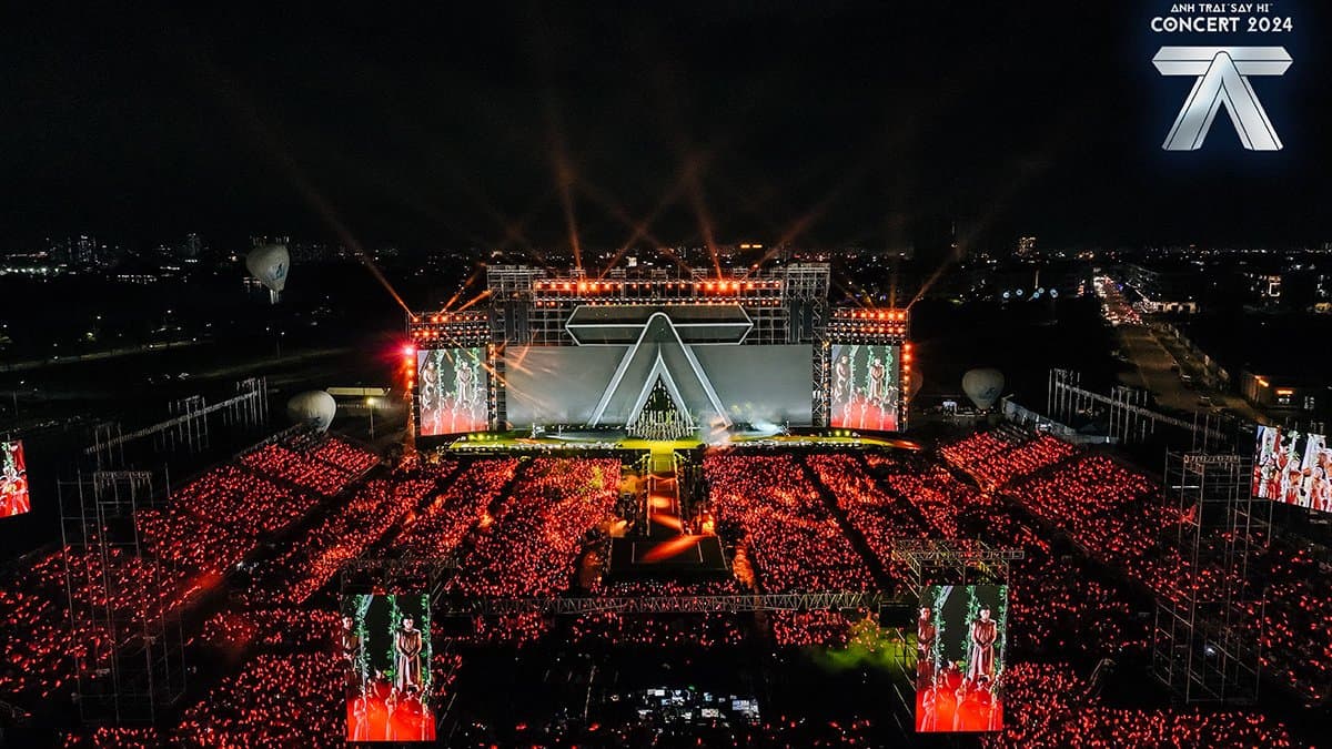 Biển khán giả trong đêm concert tại Vạn Phúc City
