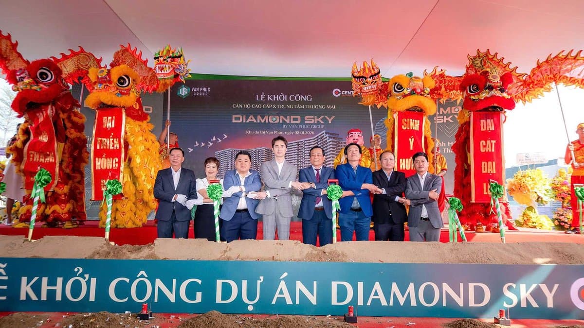 Nghi thức khởi công dự án Diamond Sky với múa lân và các đại biểu