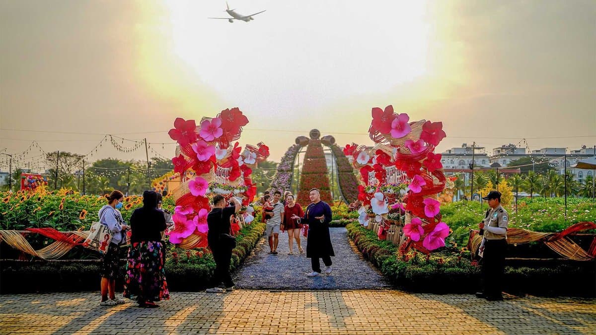 Lễ hội Hoa Tết Vạn Phúc 2026: nhìn lại 10 ngày 'Du xuân xuyên Việt'